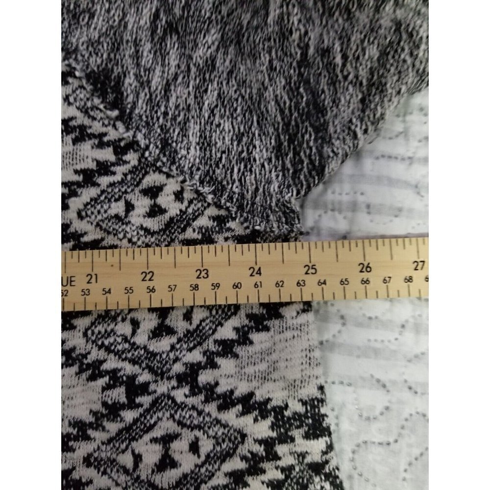 Cable & Gauge Black/White Geometric Sweater Reverse Seams 2X - Picture 7 of 8